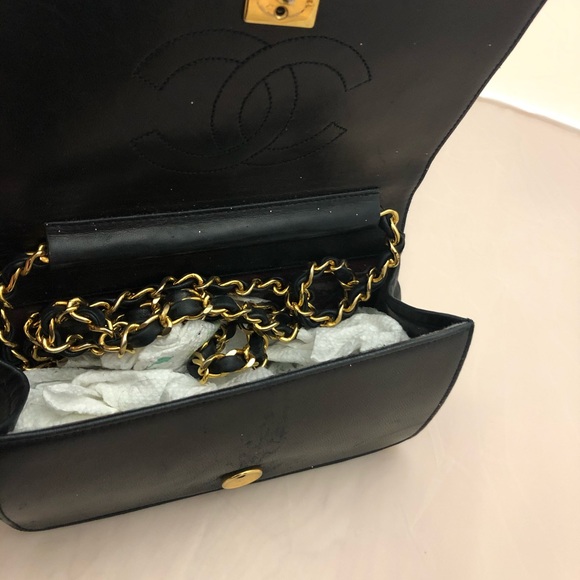 🔥CHANEL Clutch w/COA🔥 - Picture 4 of 6